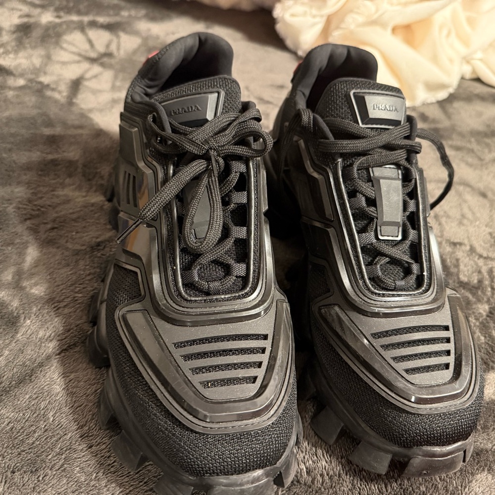 Prada cloudburst thunder